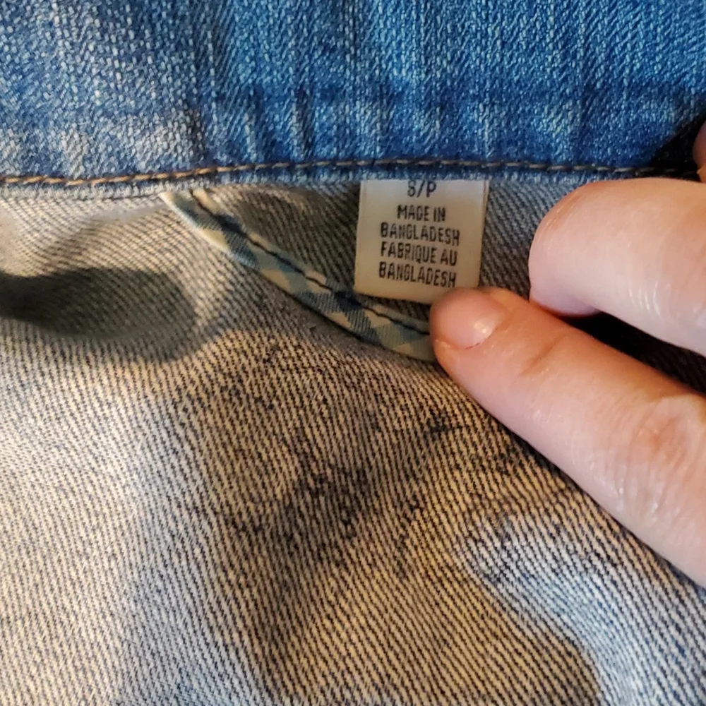 Levi's Jean Jacket with Pins - Picture 6 of 7